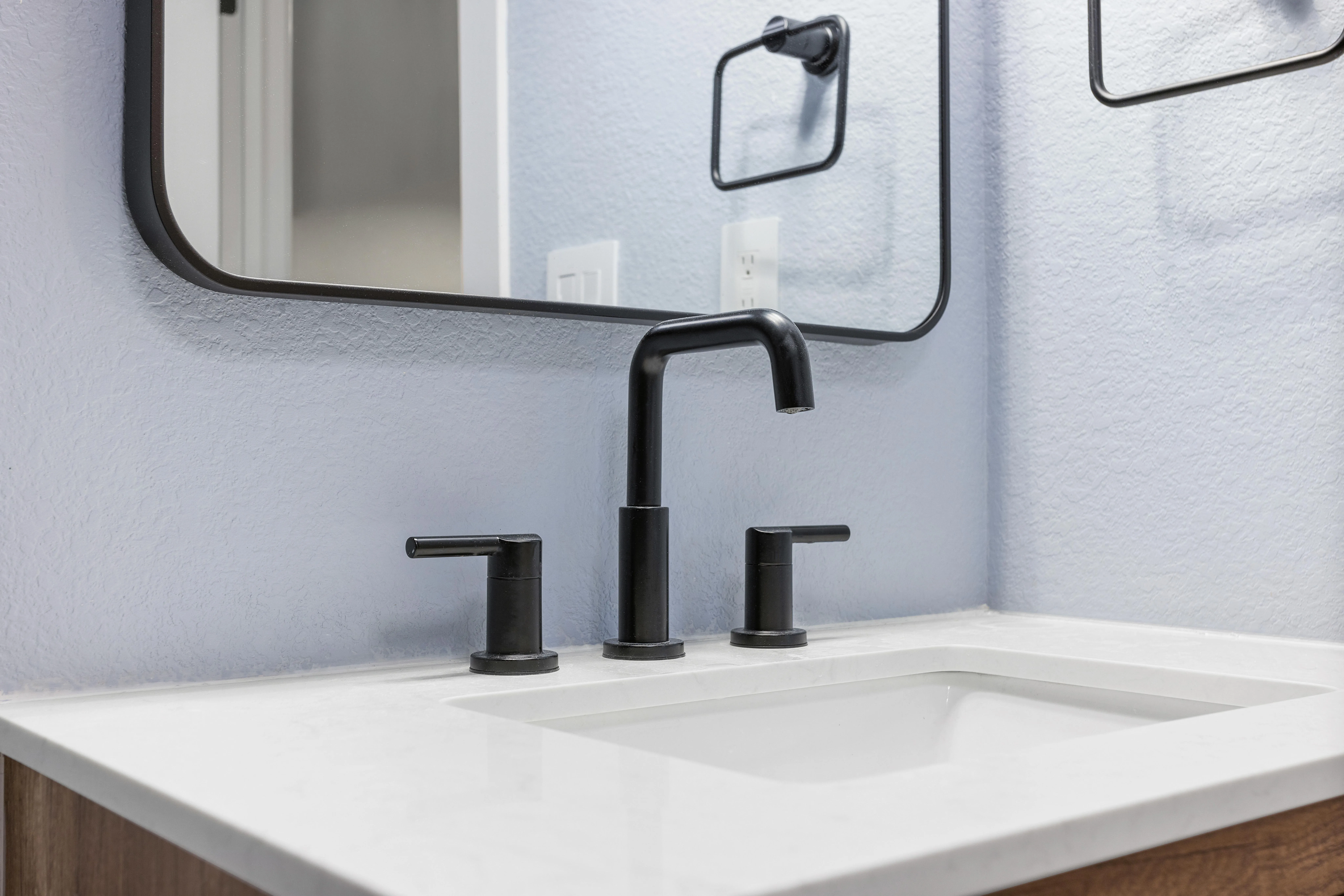 Bathroom vanity with dual sinks